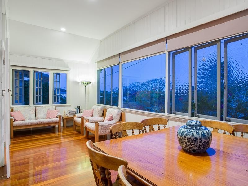 30 Philip Street, Hawthorne QLD 4171