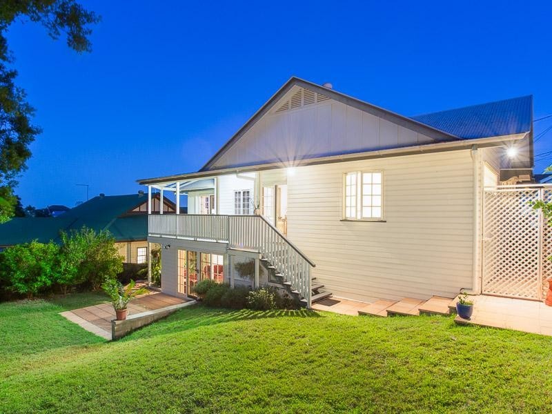 30 Philip Street, Hawthorne QLD 4171