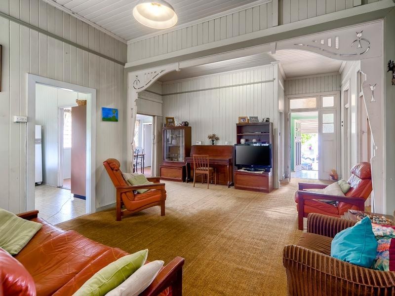 111 Malcolm Street, Hawthorne QLD 4171