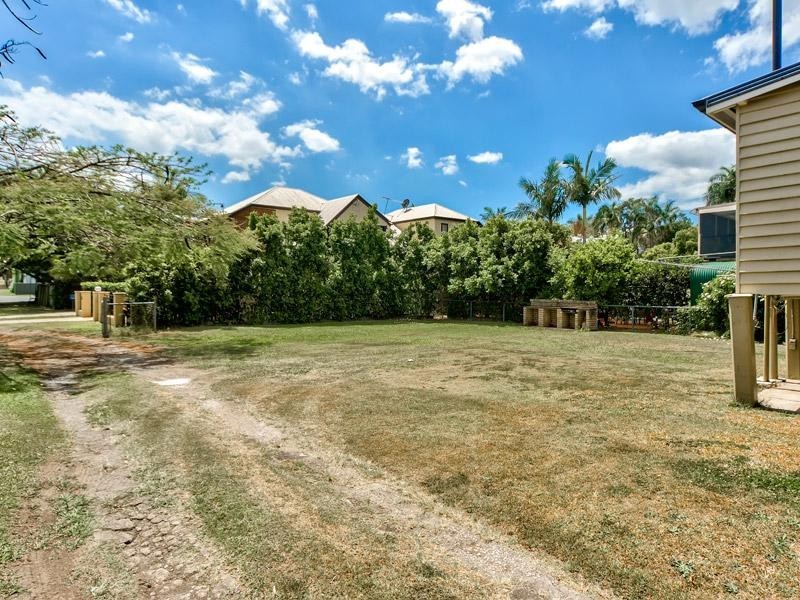 111 Malcolm Street, Hawthorne QLD 4171