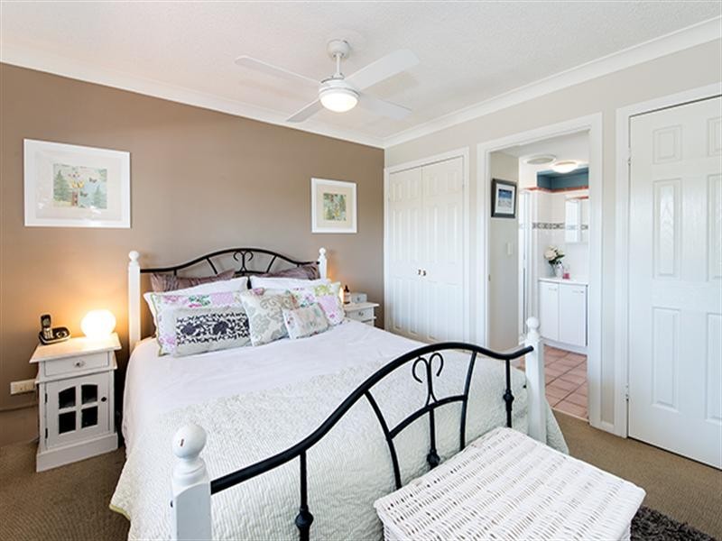 4/71 Miles Street, Hawthorne QLD 4171