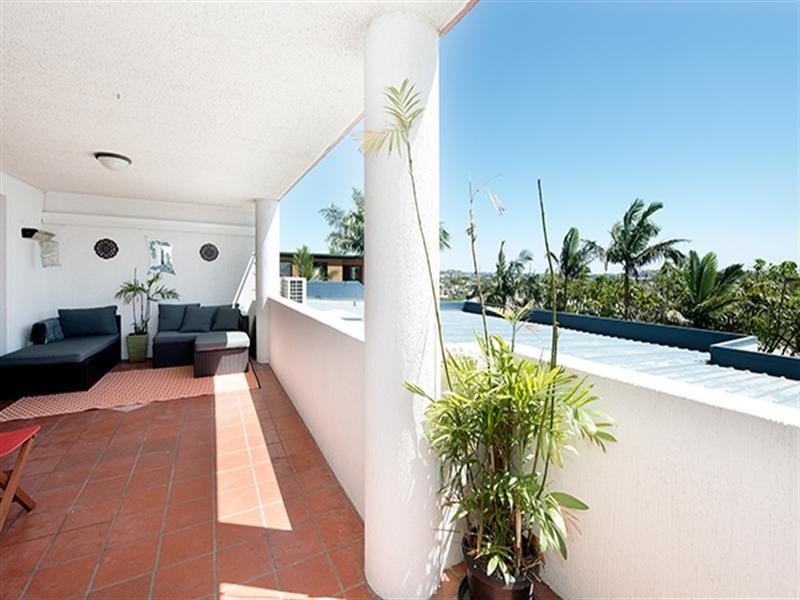 4/71 Miles Street, Hawthorne QLD 4171