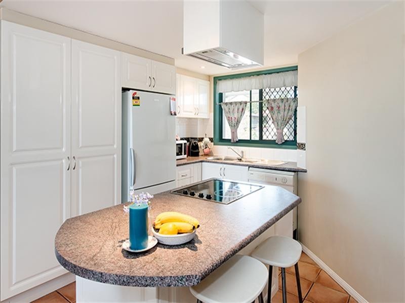 4/71 Miles Street, Hawthorne QLD 4171