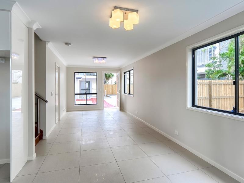 1/143-145 Baringa Street, Morningside QLD 4170