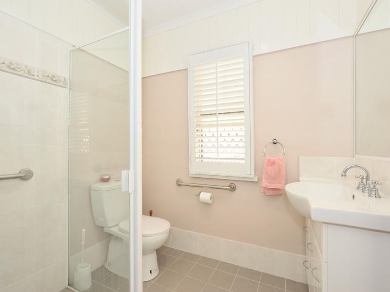 81 Riding Road, Hawthorne QLD 4171