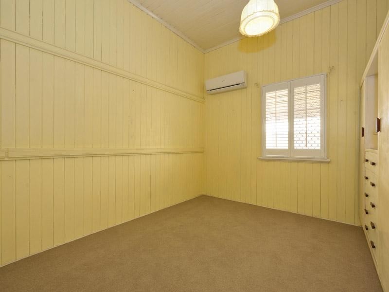 81 Riding Road, Hawthorne QLD 4171