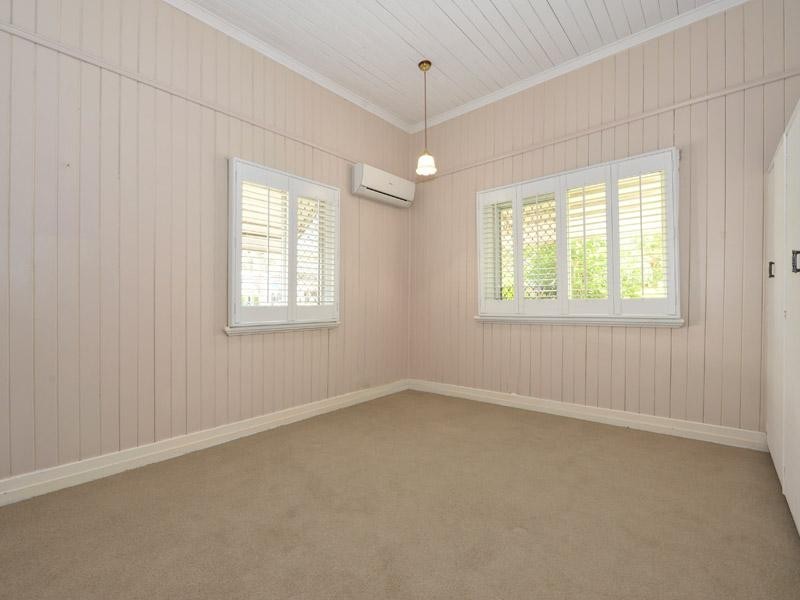 81 Riding Road, Hawthorne QLD 4171