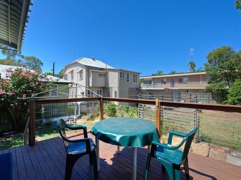 81 Riding Road, Hawthorne QLD 4171