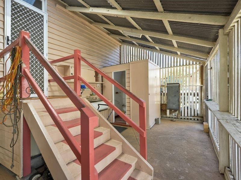 81 Riding Road, Hawthorne QLD 4171