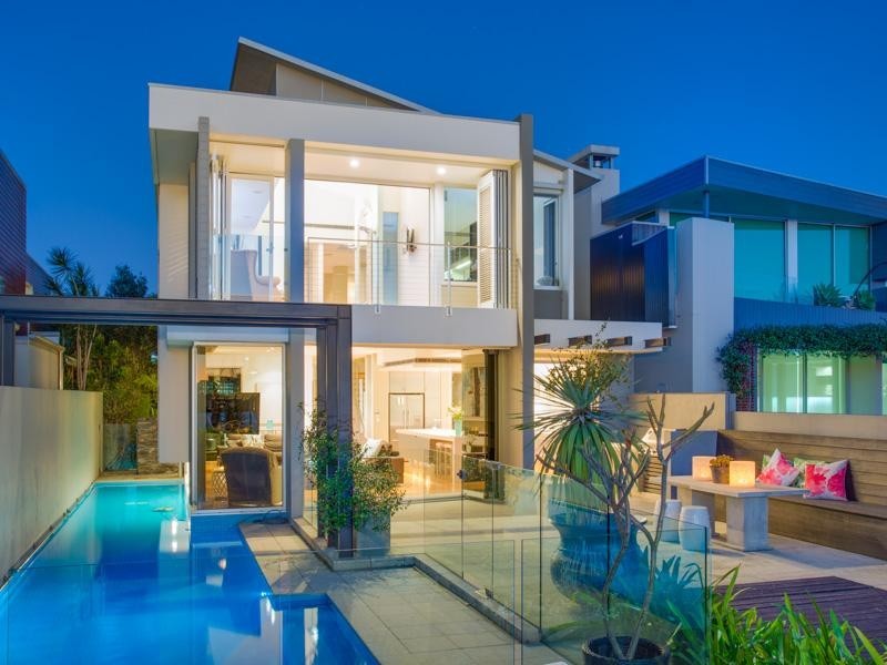 9 Addison Avenue, Bulimba QLD 4171