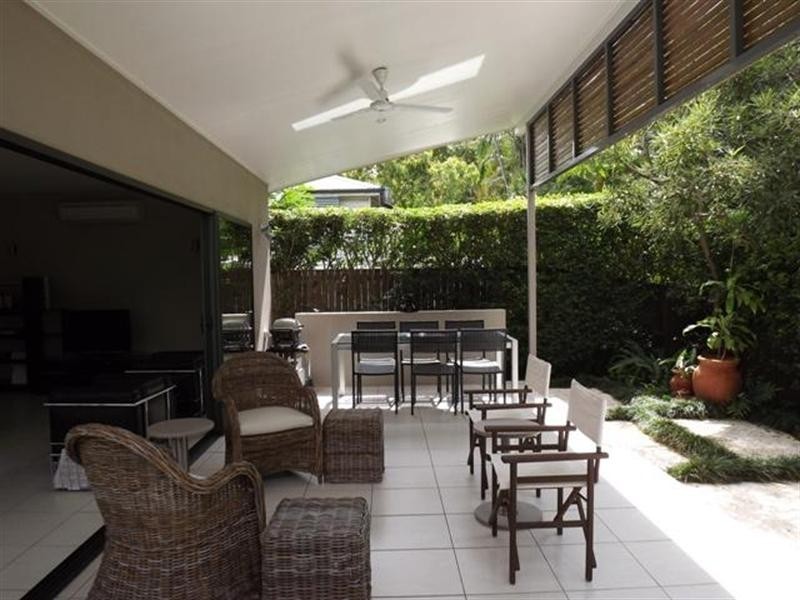 63 Virginia Avenue, Hawthorne QLD 4171