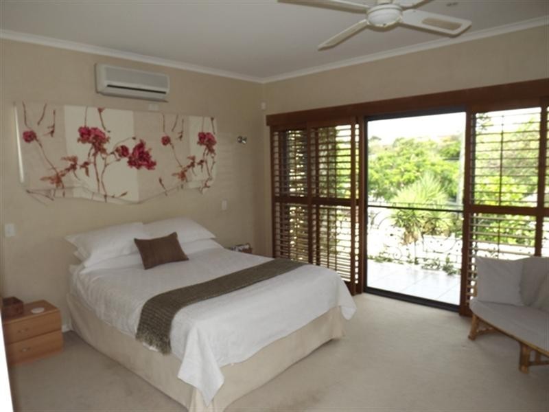 63 Virginia Avenue, Hawthorne QLD 4171