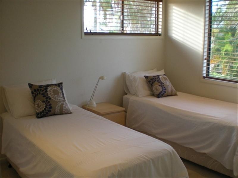 63 Virginia Avenue, Hawthorne QLD 4171