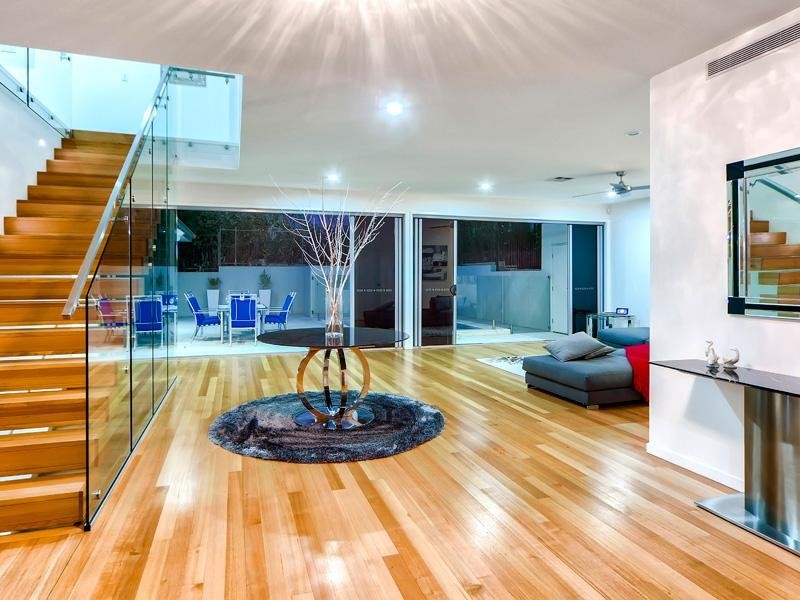 27 Aaron Avenue, Hawthorne QLD 4171