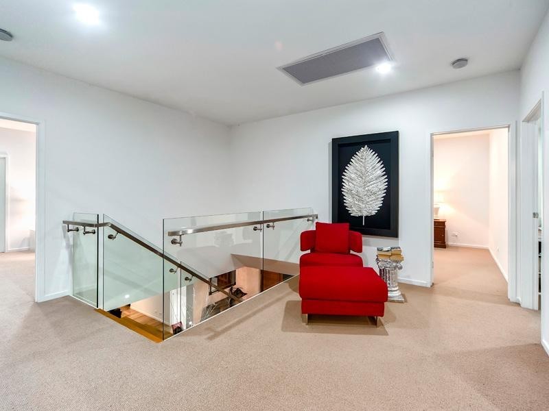 27 Aaron Avenue, Hawthorne QLD 4171