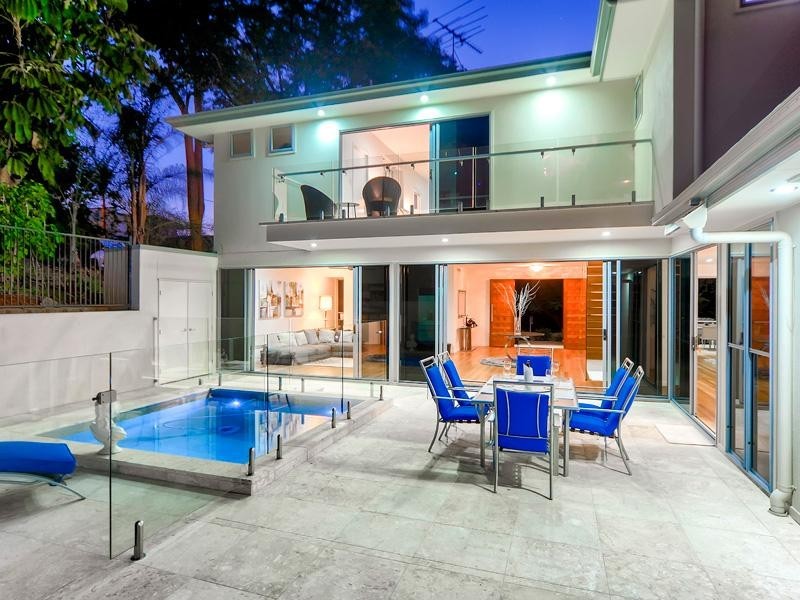 27 Aaron Avenue, Hawthorne QLD 4171