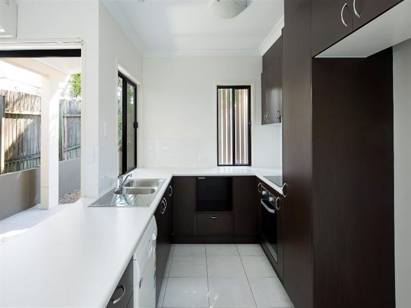 15A Houthem Street, Camp Hill QLD 4152