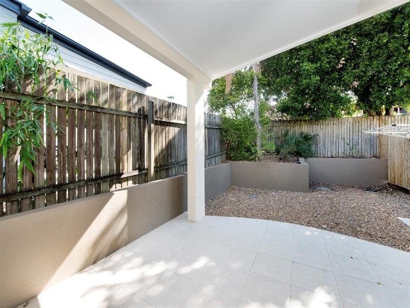 15A Houthem Street, Camp Hill QLD 4152