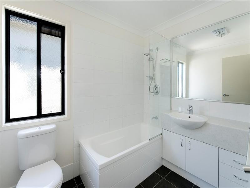 15A Houthem Street, Camp Hill QLD 4152