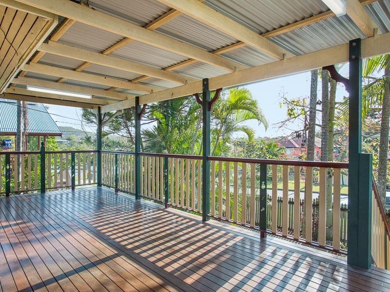 16 Long Street, Camp Hill QLD 4152