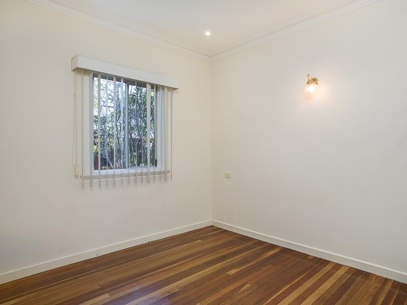 16 Long Street, Camp Hill QLD 4152