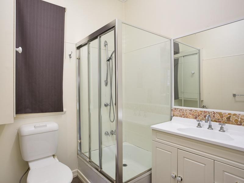 16 Long Street, Camp Hill QLD 4152