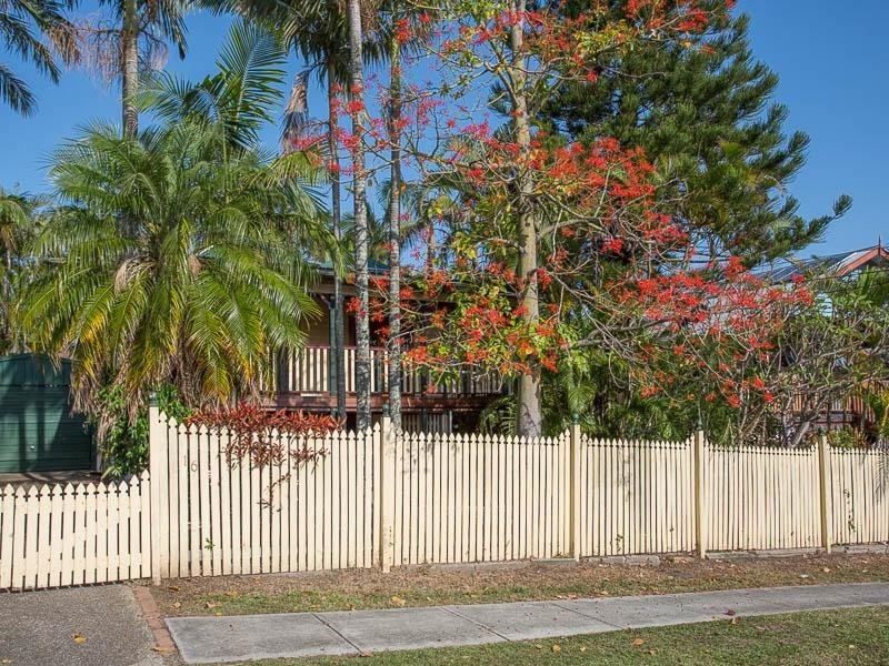 16 Long Street, Camp Hill QLD 4152