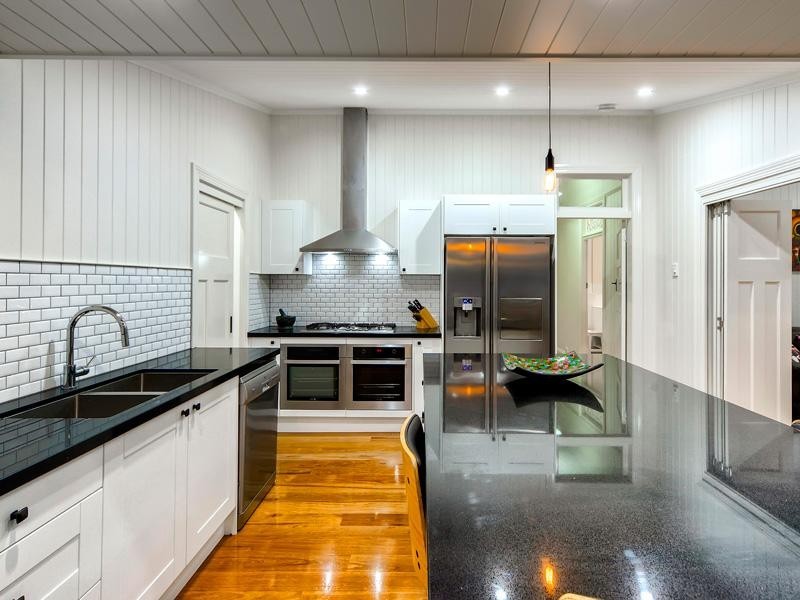23 Rosina Street, Kangaroo Point QLD 4169