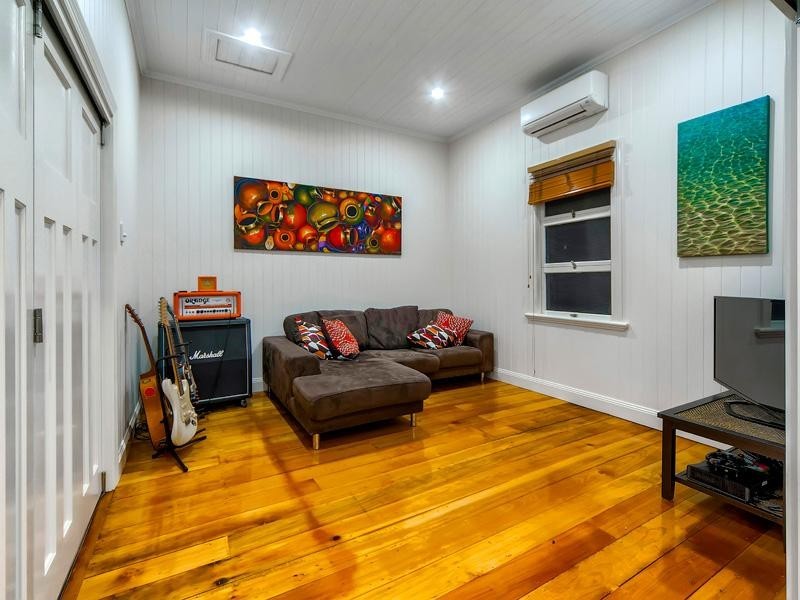 23 Rosina Street, Kangaroo Point QLD 4169