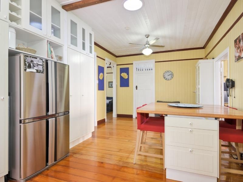 34 Russell Avenue, Norman Park QLD 4170