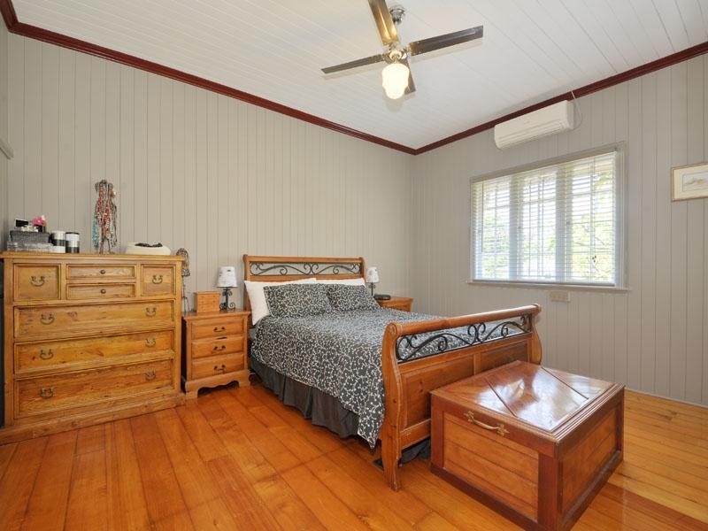 34 Russell Avenue, Norman Park QLD 4170