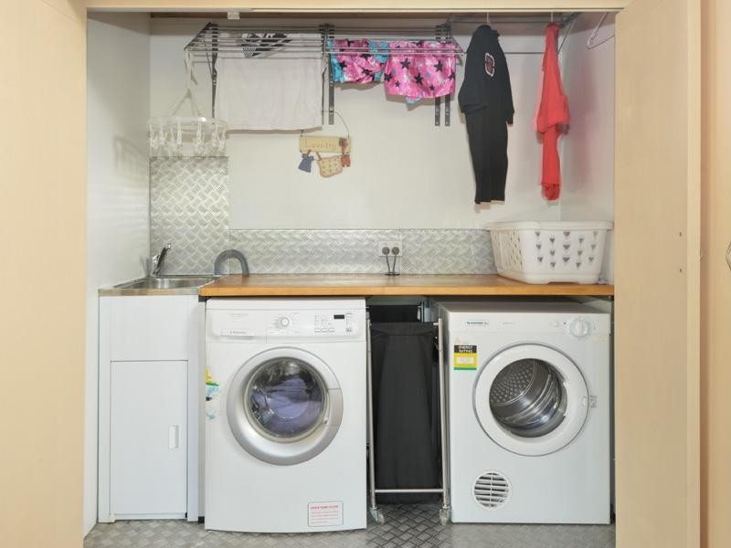 34 Russell Avenue, Norman Park QLD 4170