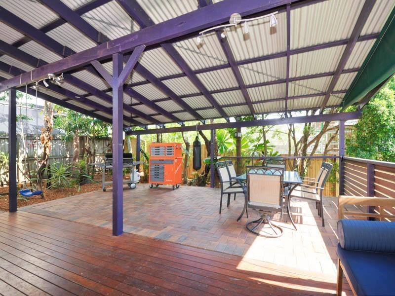 34 Russell Avenue, Norman Park QLD 4170
