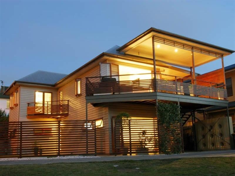 16 Russell Avenue, Norman Park QLD 4170