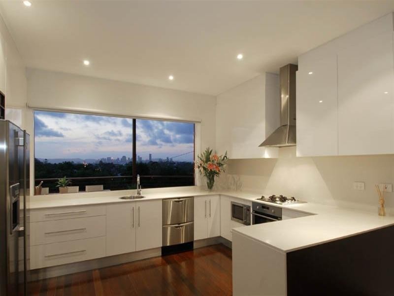 16 Russell Avenue, Norman Park QLD 4170