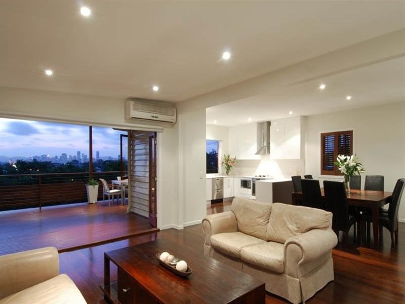 16 Russell Avenue, Norman Park QLD 4170