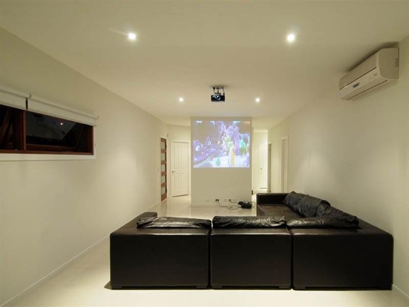 16 Russell Avenue, Norman Park QLD 4170