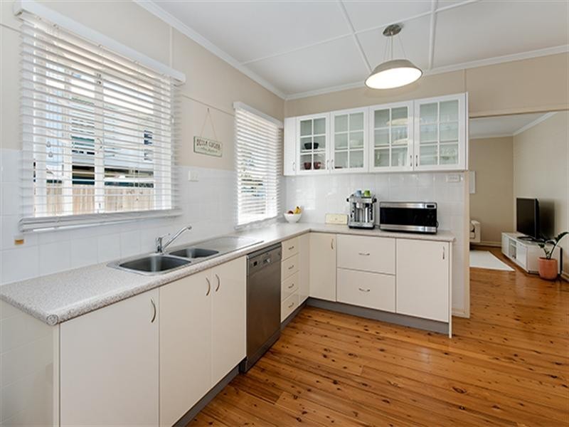 4 Corfield Street, Carina QLD 4152