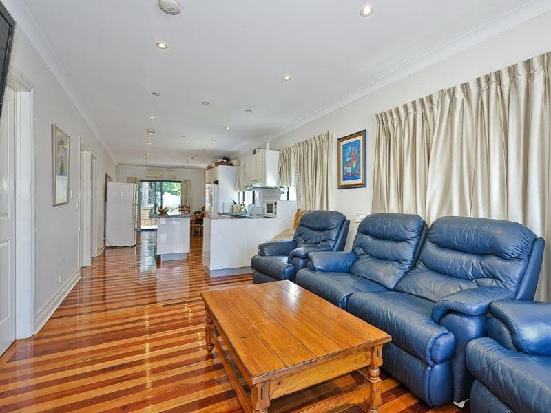 3 Caroline Street, Annerley QLD 4103