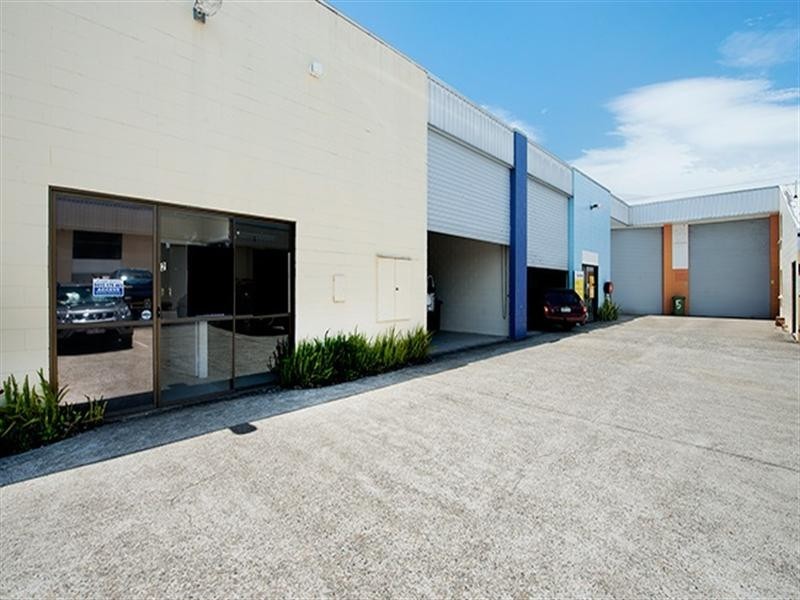 25 Lawrence Drive, Nerang QLD 4211