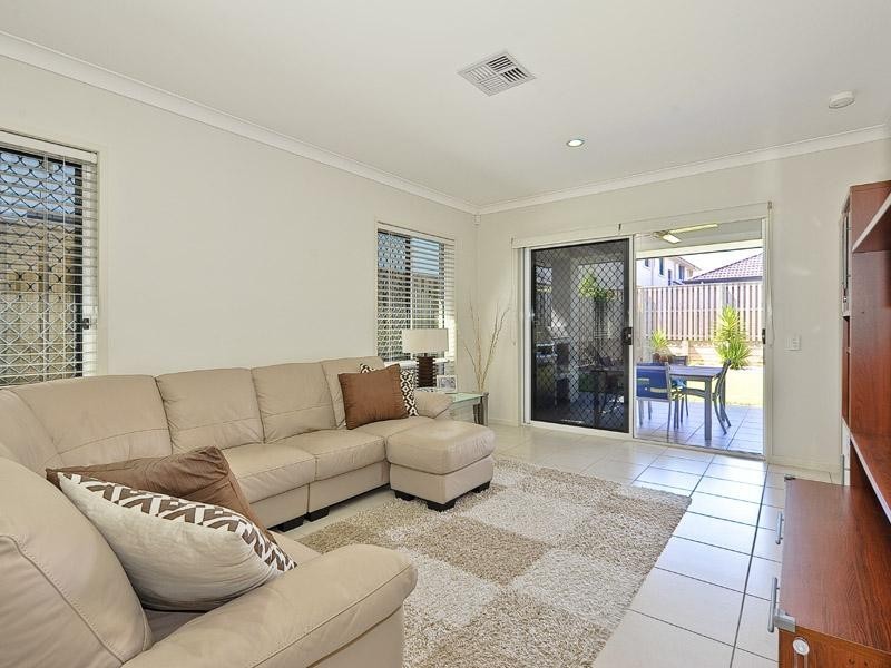 4 Diamantina Crescent, Fitzgibbon QLD 4018