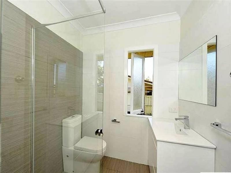 8 Robbies Avenue, Carina QLD 4152