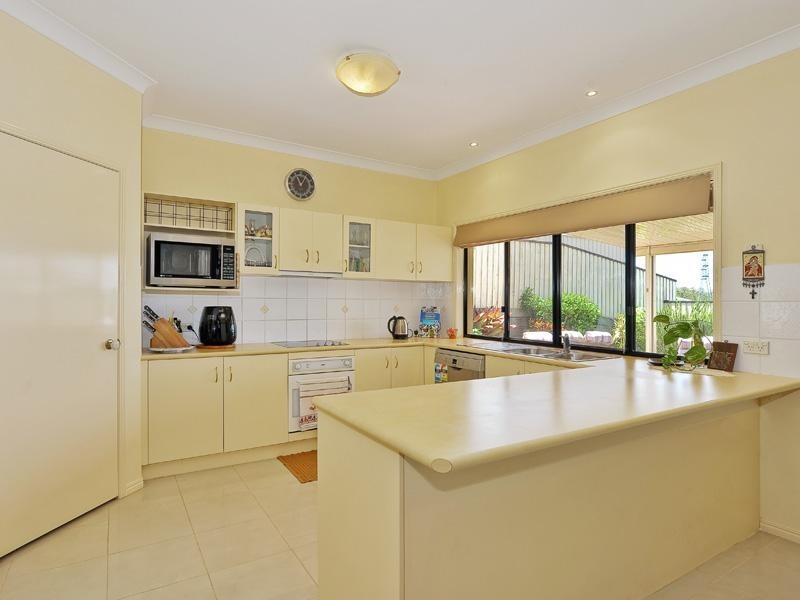 94 Silky Oak Crescent, Carindale QLD 4152