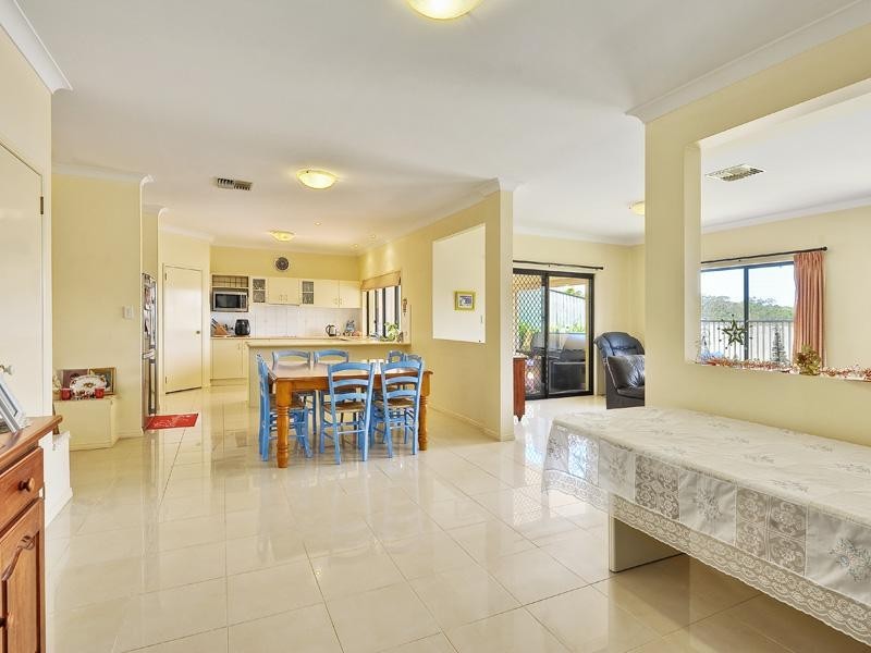 94 Silky Oak Crescent, Carindale QLD 4152