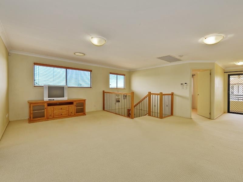 94 Silky Oak Crescent, Carindale QLD 4152