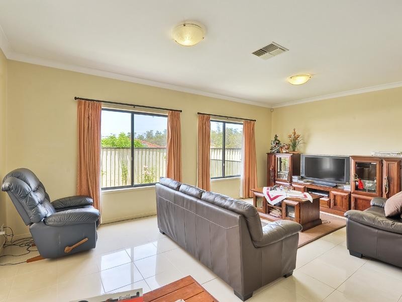 94 Silky Oak Crescent, Carindale QLD 4152