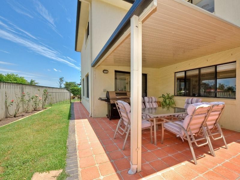 94 Silky Oak Crescent, Carindale QLD 4152