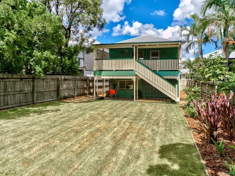 16 Moore Street, Morningside QLD 4170