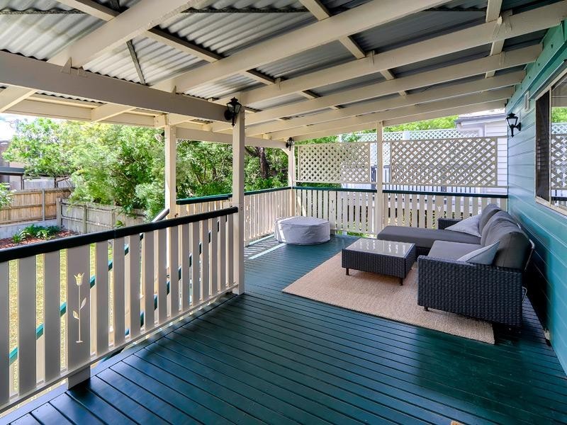 16 Moore Street, Morningside QLD 4170