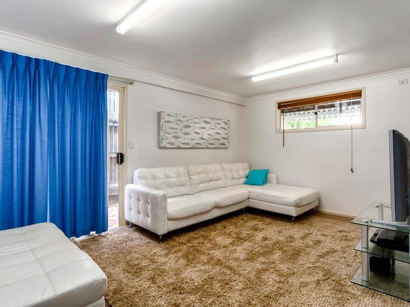 16 Moore Street, Morningside QLD 4170